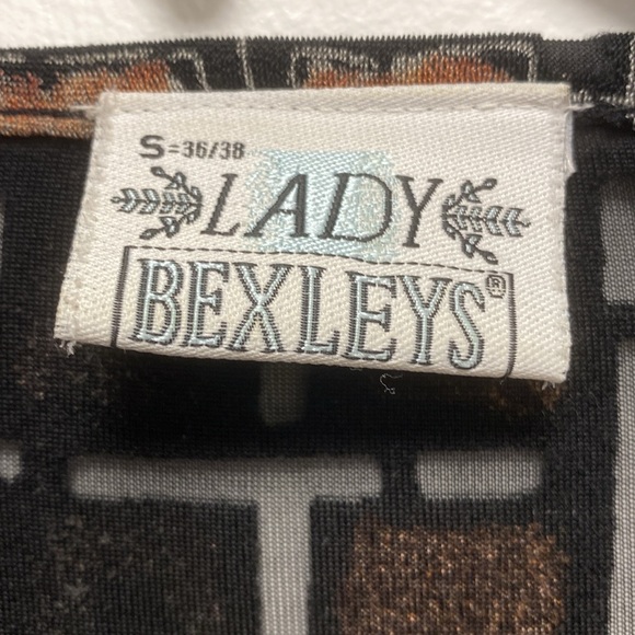 Lady Bexleys Shortsleeve Top Size Small - Picture 2 of 7